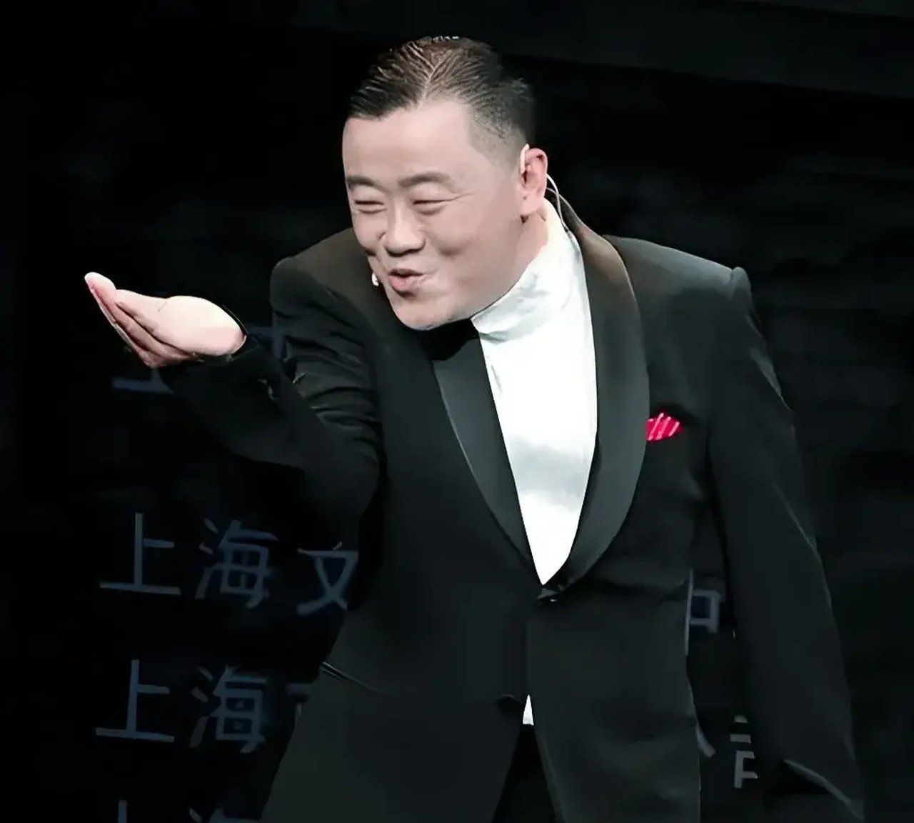 曾经红极一时,如今落魄没人识,这7位过气明星,个个不值得可怜