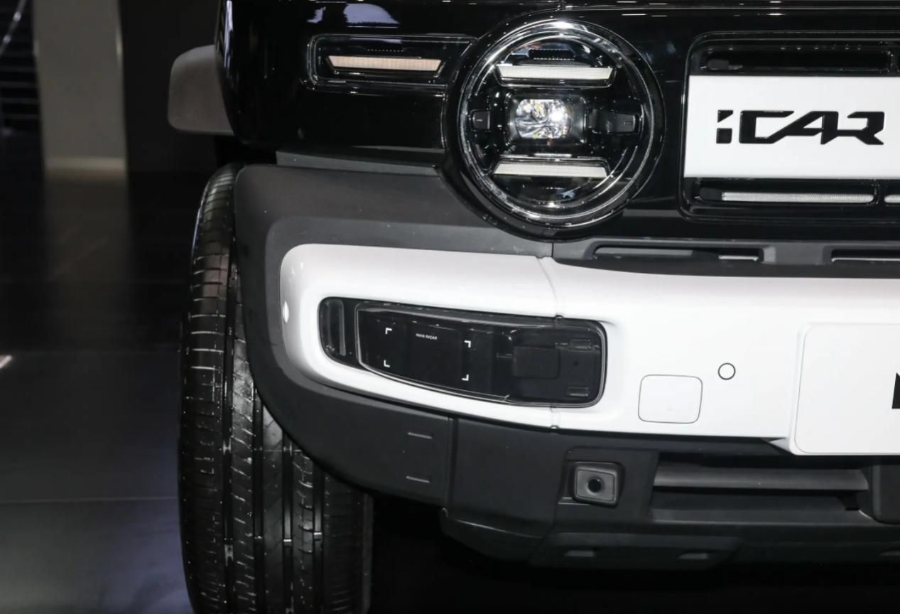 iCAR V23，可选配圆形液晶仪表，方盒子造型带来高电耗问题