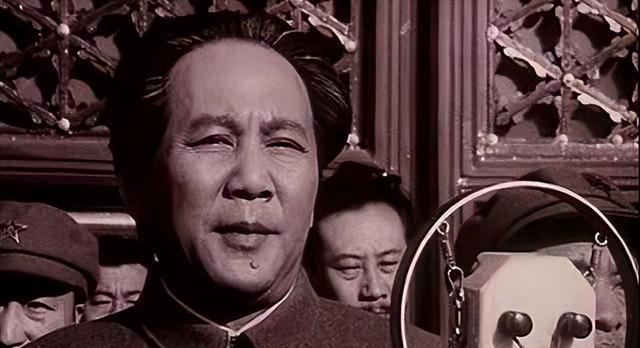 古月的坎坷人生:一生只演一个角色,意外去世后子女老婆对簿公堂