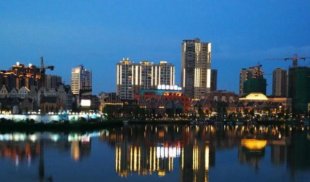 当地的行政区划吧汉寿县下辖16个镇,分别是蒋家嘴镇,岩汪湖镇,坡头镇