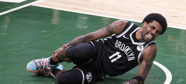 你是"恋足癖"吗?字母哥垫脚成热议话题