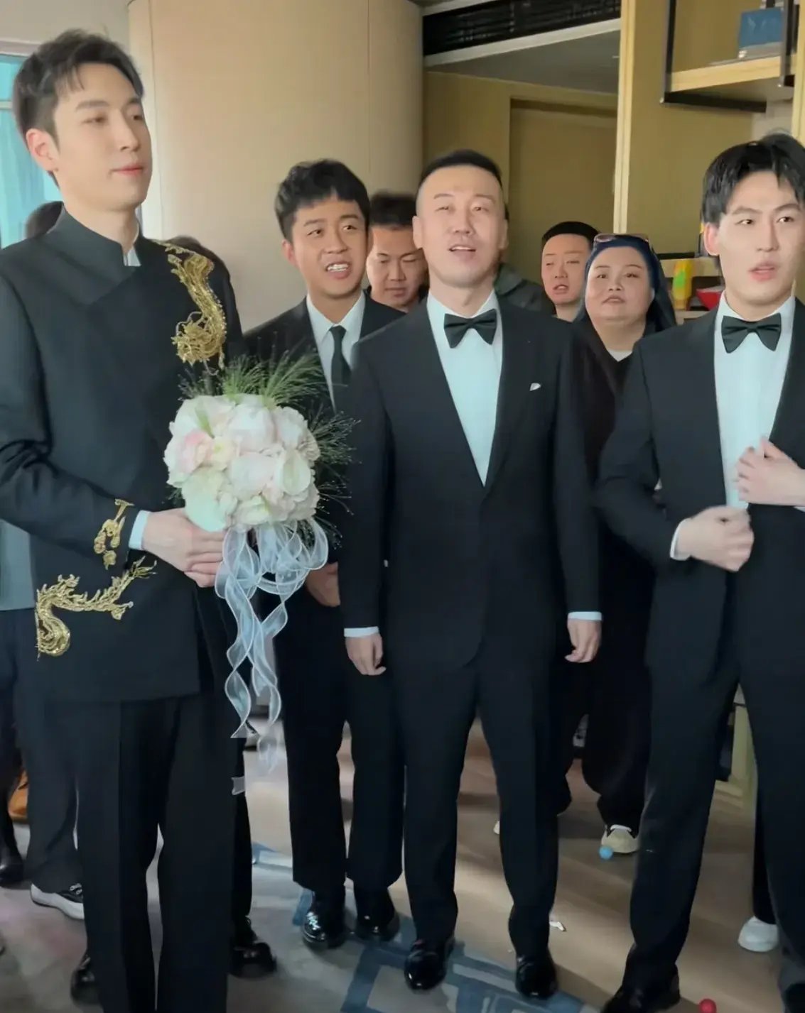 恭贺德云社王九龙盛大婚礼,新娘鼻子凸出成为全场亮点,场面豪华