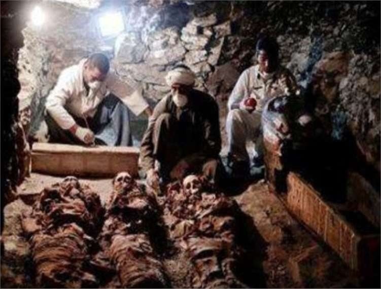 皇帝驾崩,殉葬妃子双腿竟张开,死前遭遇令人震惊真相曝光