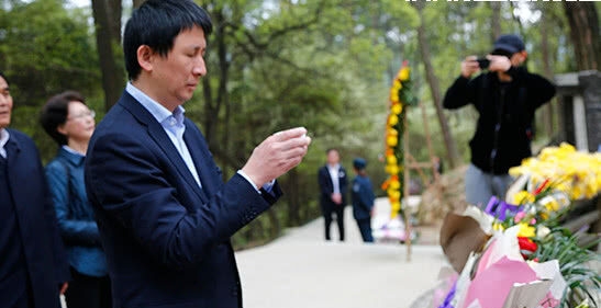 李讷儿子王效芝结婚,证婚人刘源:我们今人,必须力保先辈的成功