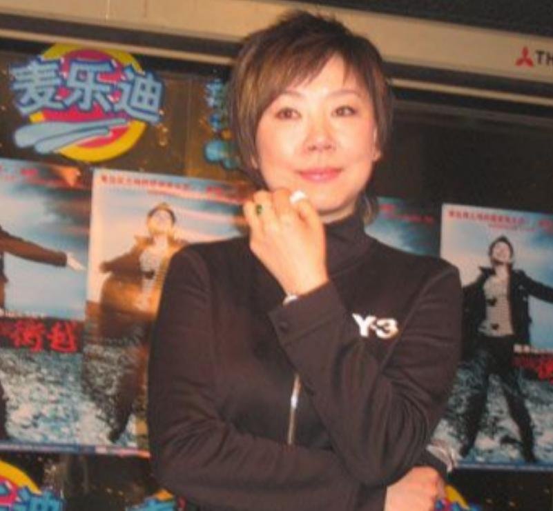 赵本山御用歌手衡越,被男友骗财骗色,儿子生父至今成谜