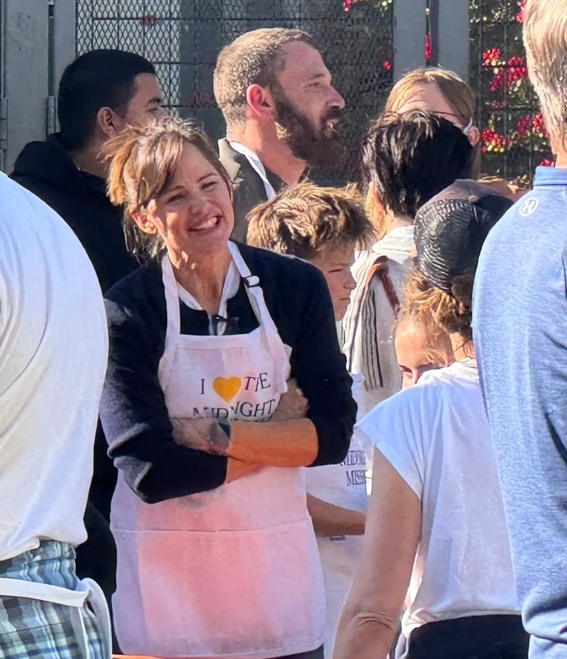 本阿弗莱克与前妻詹妮弗加纳重聚,离婚后共同过感恩节