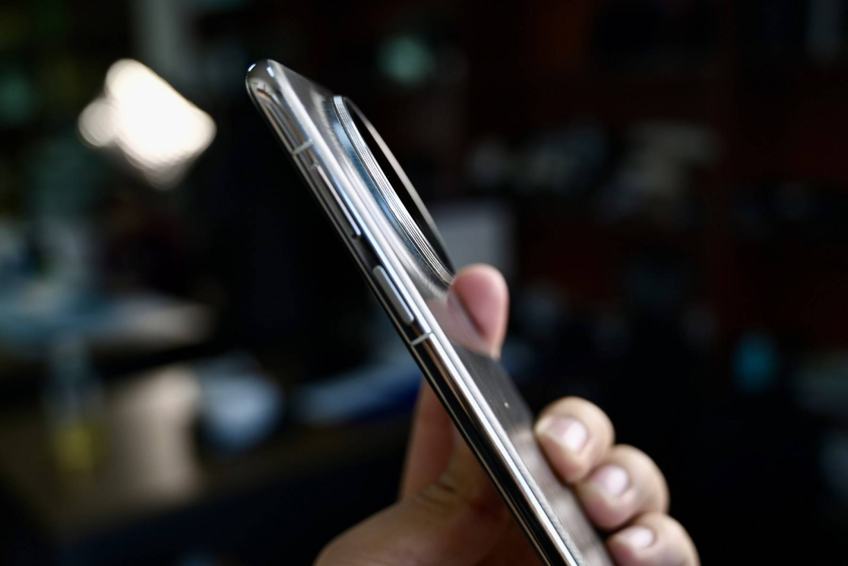 华为Mate 70采用“侧边指纹”，原因曝光！难道是控制成本？