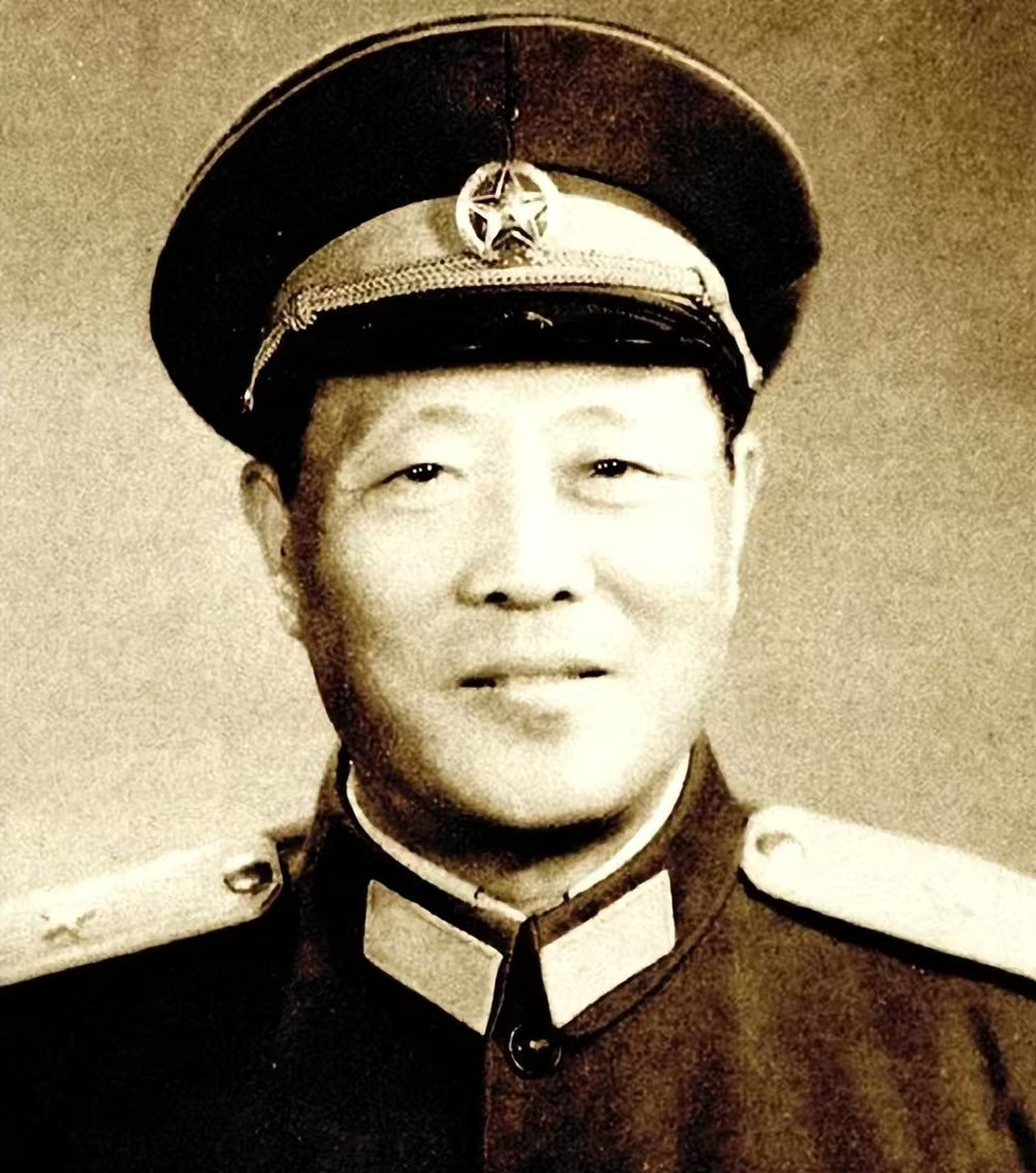 这位开国少将1964年当任38军长,38年后,儿子也当上了38军军长