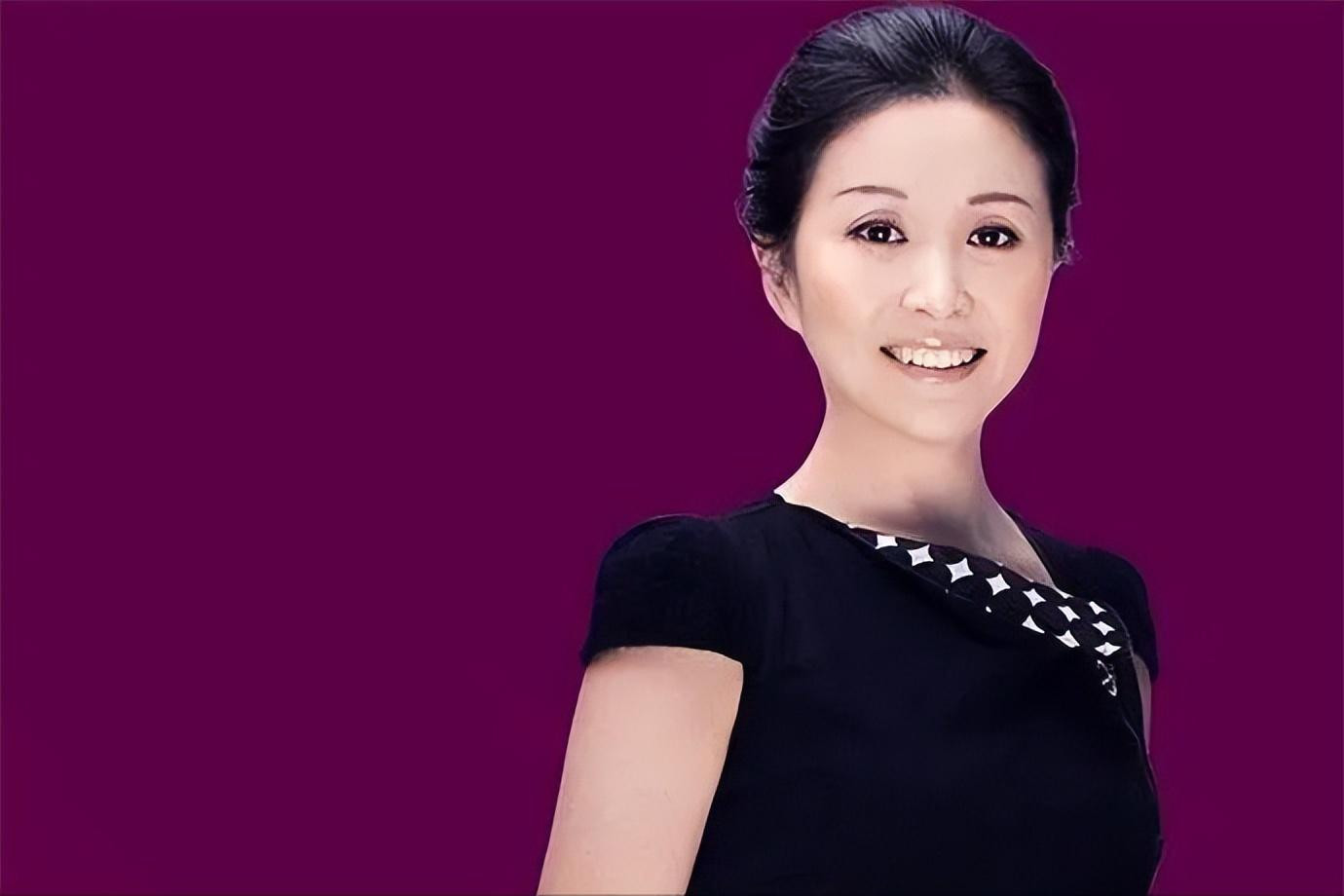 回顾《非诚勿扰》里的黄菡?时隔7年再次露脸,简直判若两人