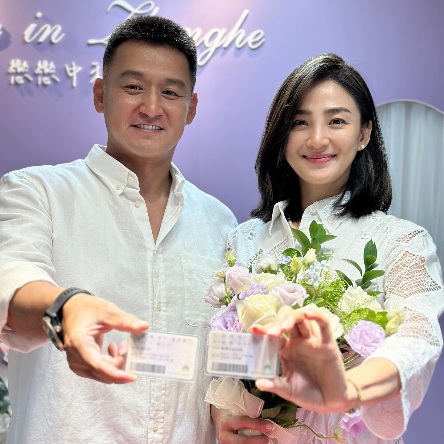 46岁洪小铃喜事连连,宣布结婚怀孕,老公张天霖甜蜜晒婚纱照