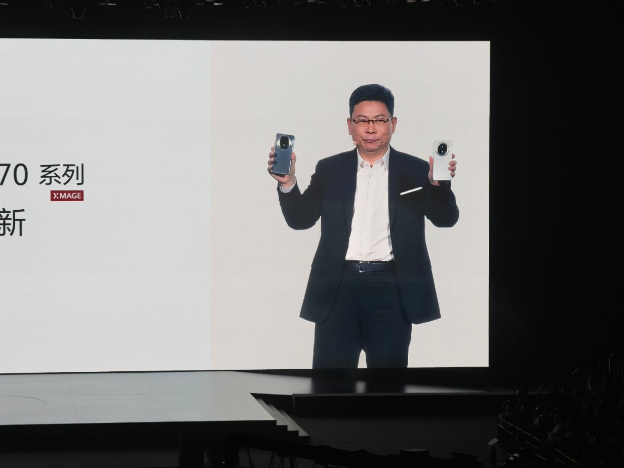 华为Mate 70首拆曝光，麒麟9010再次现身，芯片果然有区别！