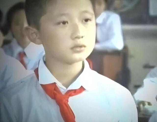 李传:曾是童星,如今疑似精神分裂靠捡垃圾为生