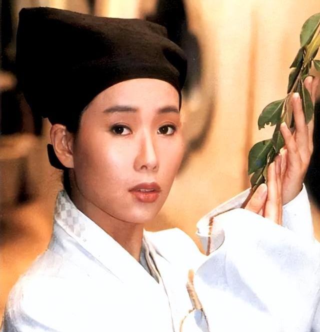 叶童:目睹丈夫接连背叛却不离不弃,如今的她,证实赵雅芝没说错