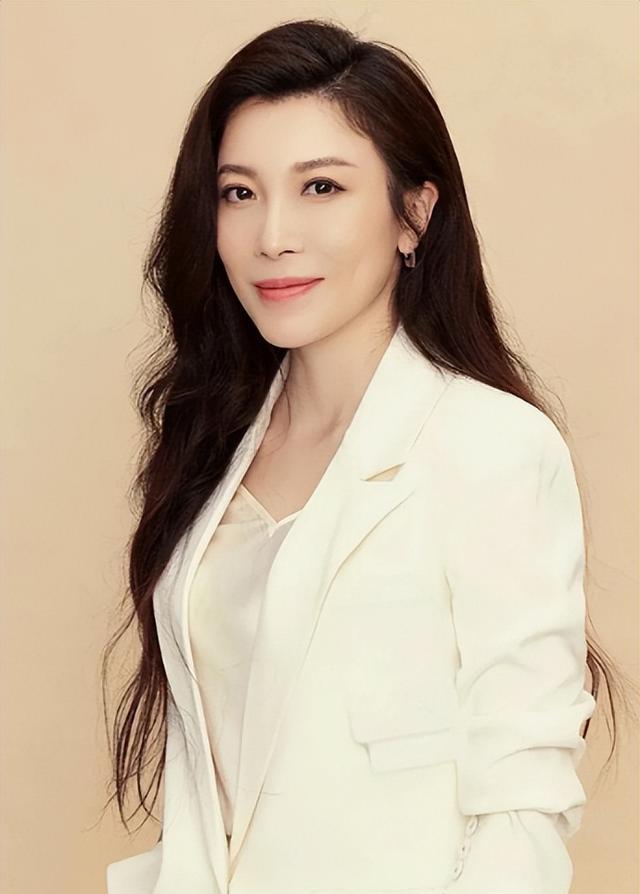 从红极一时到销声匿迹,44岁的张琰琰,经历了什么?