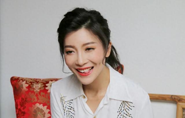 从红极一时到销声匿迹,44岁的张琰琰,经历了什么?