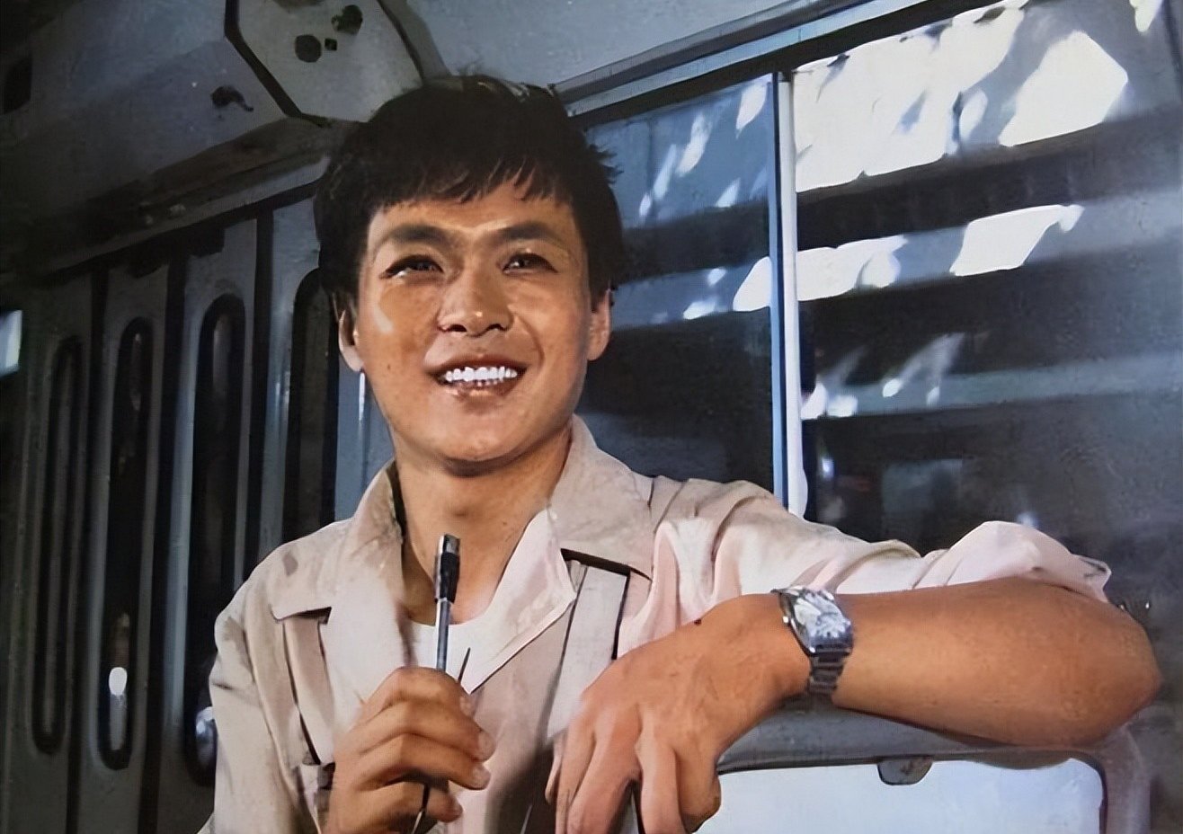 66岁"囚歌王子"迟志强:定居黑龙江,身材发福,儿子为最大骄傲