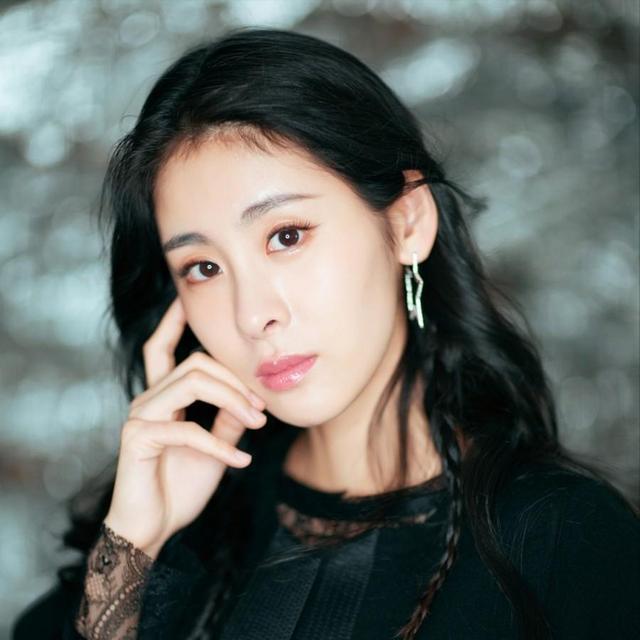 张碧晨:分手后为华晨宇生下女儿,不知夜深人静时她可曾后悔过?