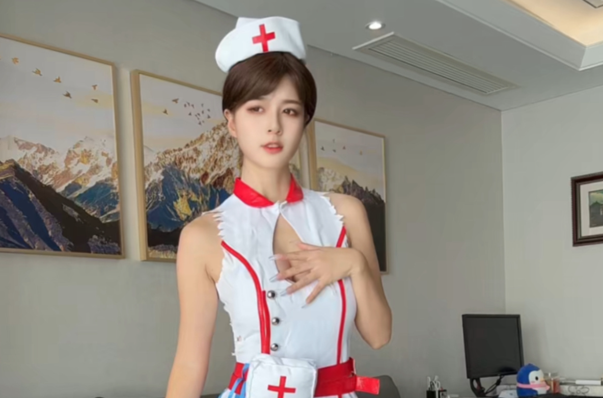 知名解说吐槽前任特殊癖好,却被吐槽解说不够美,网友:看看娃娃