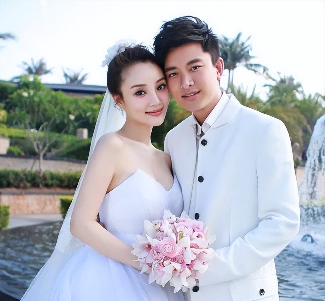 网友神评,大s抛弃汪小菲,与李小璐抛弃贾乃亮的原因一样?