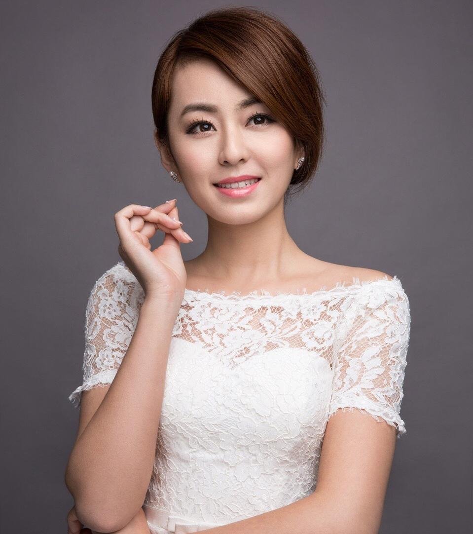 上海财经女主持孙睿淇,风采卓越,背后家庭背景令人艳羡