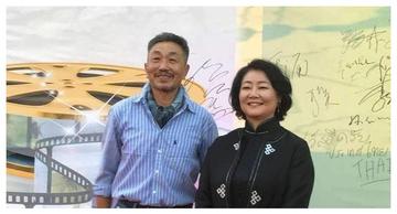 杜源认姑姑当妈,曾是装卸工出身,如今与青梅竹马老婆恩爱42年