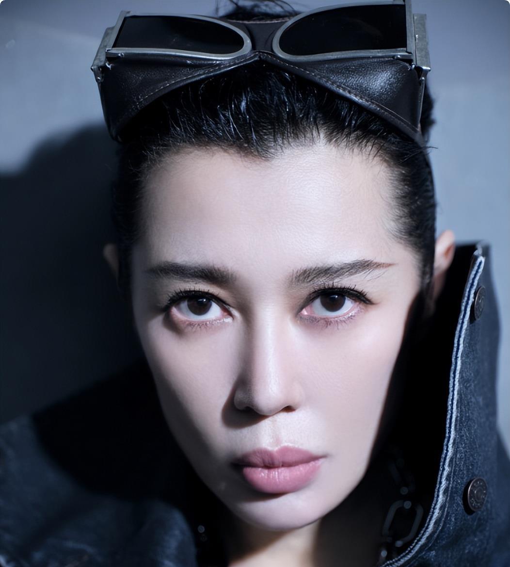 "最美厚唇"余男喜结良缘,黄渤亲吻令其害羞,丈夫身份仍成谜!