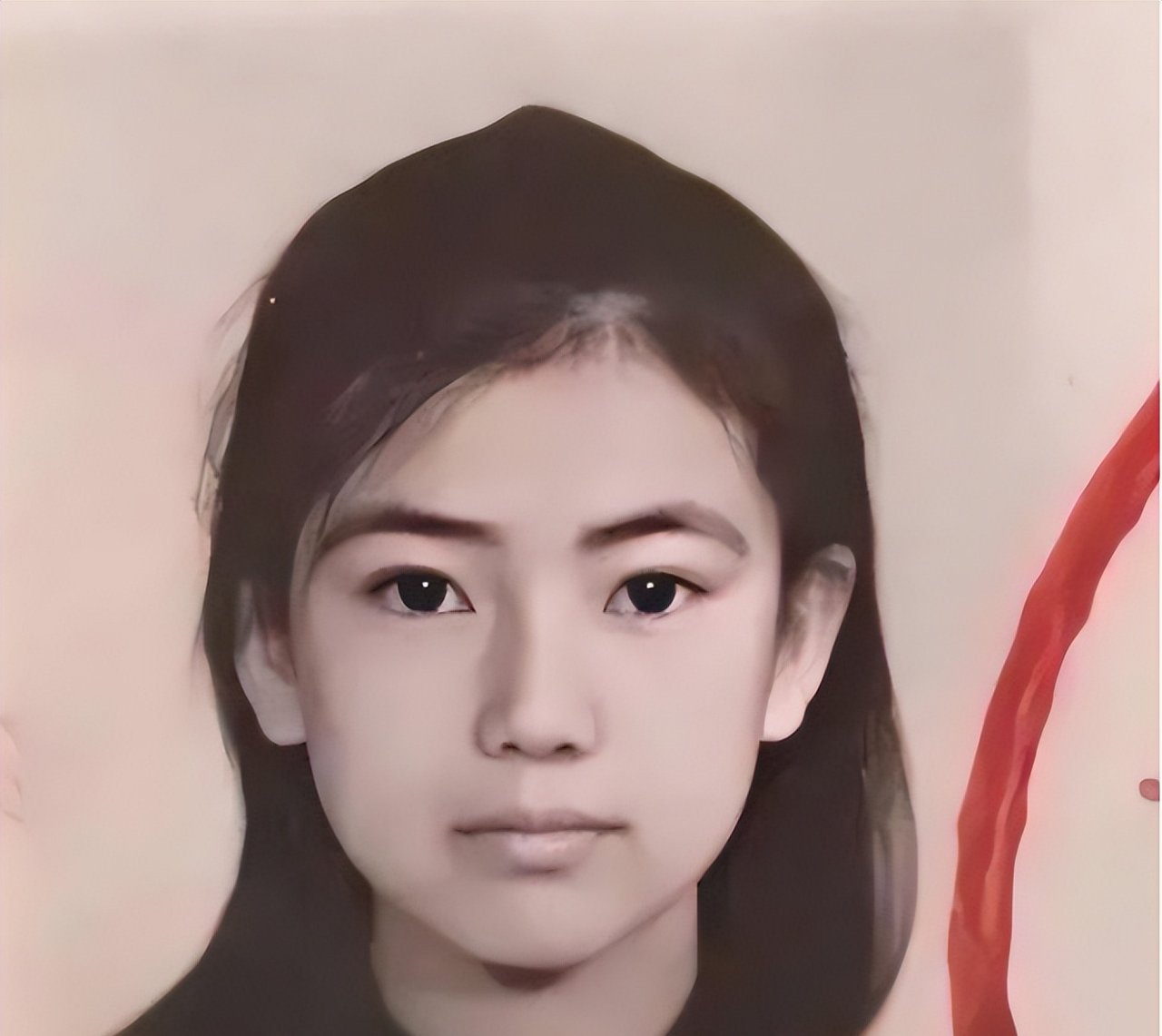 高圆圆"高中旧照"被曝出,班主任:至少10个班的男生在追她!