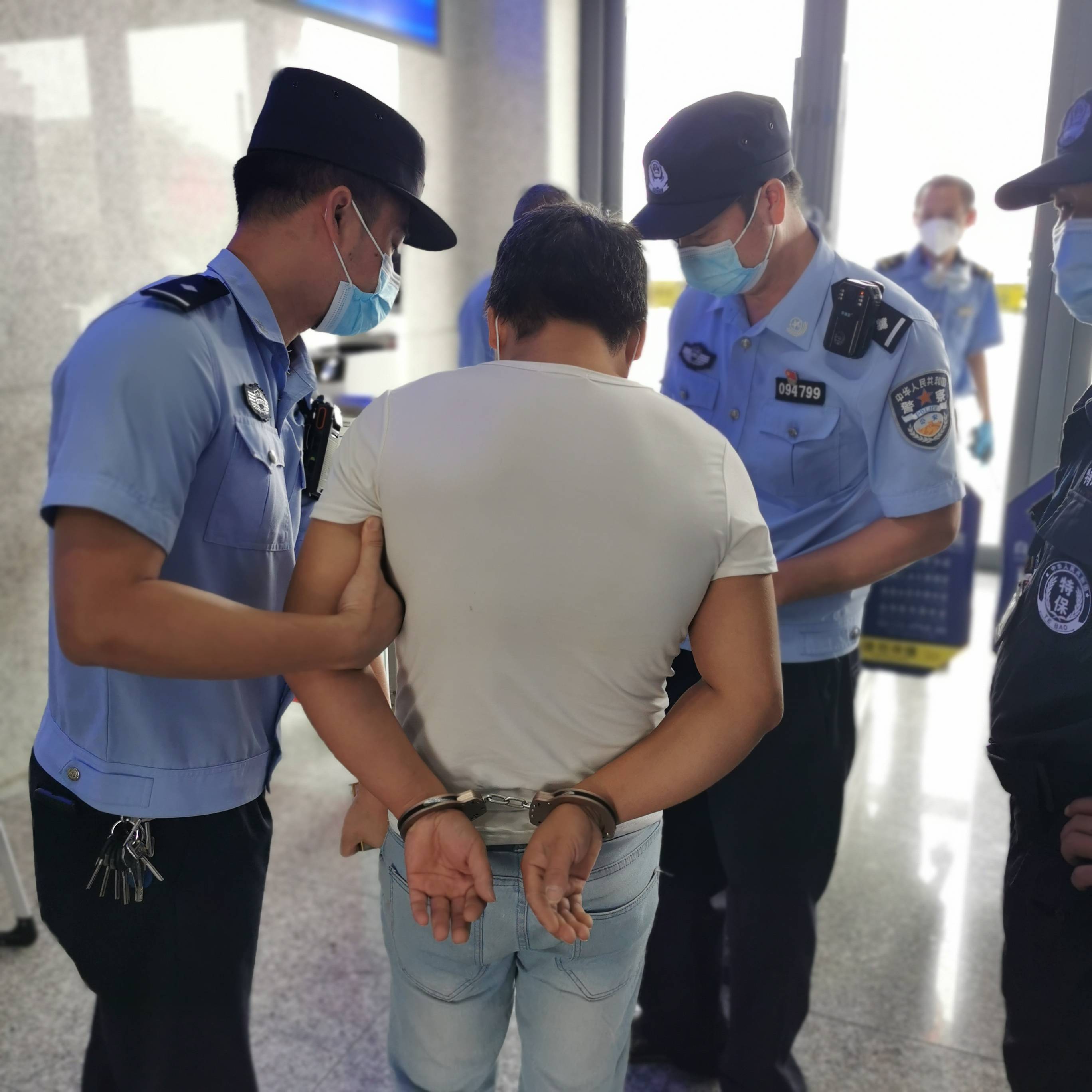 纪实:女护士回娘家探亲失踪,15年不断给哥哥托梦:我在香炉里