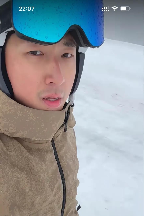 吴千语夫妇瑞典滑雪,超爱滑雪运动,施伯雄四叔一家人同行