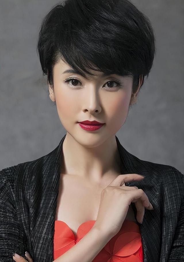 演员田蕤的老婆图片