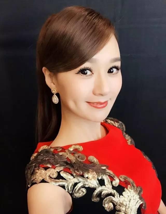 辽宁电视台16位美女主持人,刘心悦身材高挑,气质出众不凡