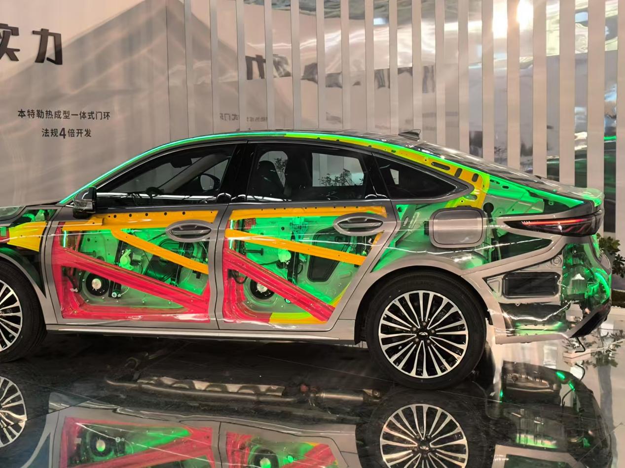 风云 a8l 透明改装,燃爆年轻个性车潮