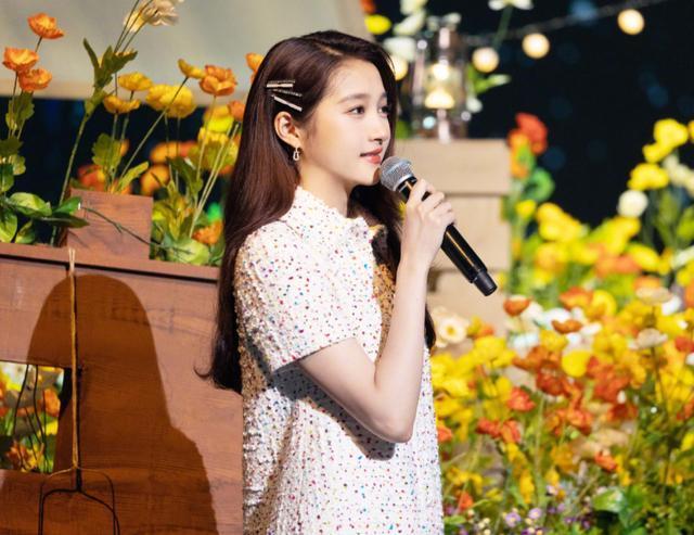 都是配音,把华晨宇,贾玲,沈腾,关晓彤放在一起看,差距很明显