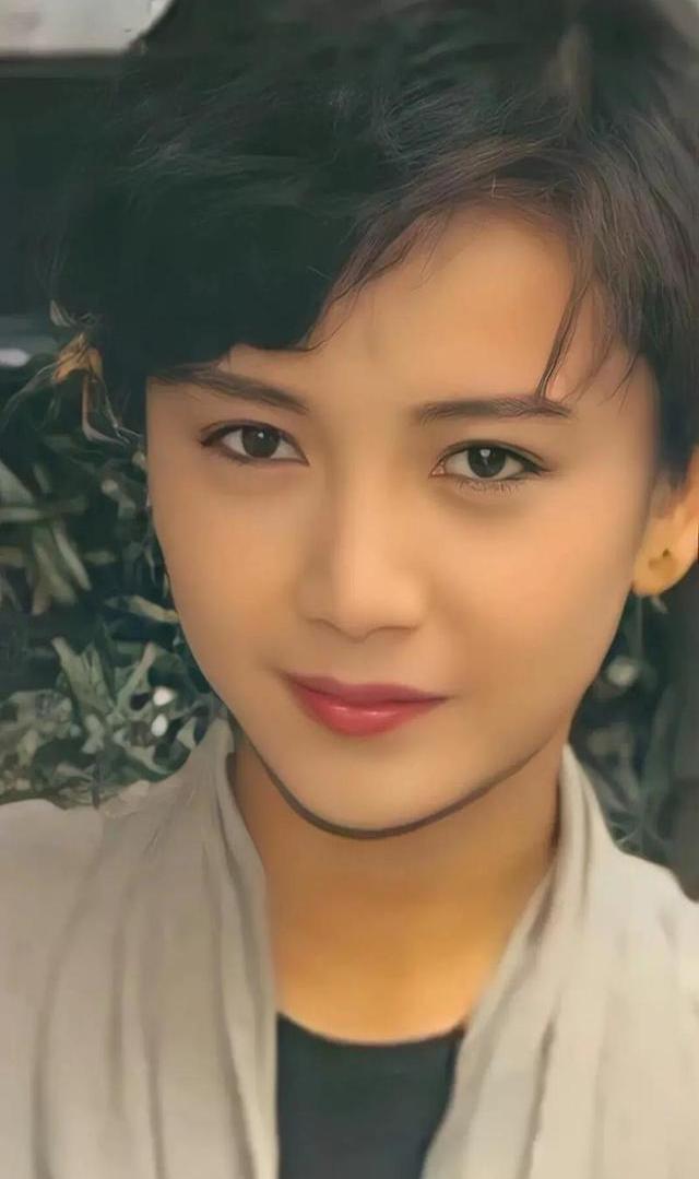 梁朝伟前女友曾华倩的独立人生:抚养儿子的艰辛与勇气!