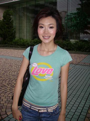 叶翠翠气质端庄长得美,获港姐冠军成话题女王,嫁人生3子当网红