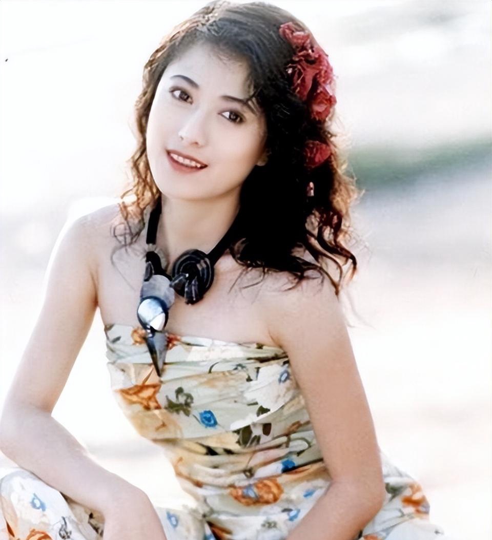 离婚25年后,戈伟如独自带娃似少女,林志隆儿女双全幸福美满