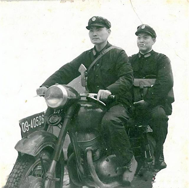 1949年,上海一警察霸占国民党军官姨太太,陈毅的处理方式很高明