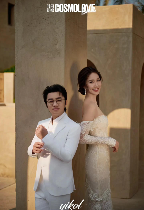 王祖蓝李亚男迪拜拍婚纱照,纪念即将到来的结婚十周年,好恩爱