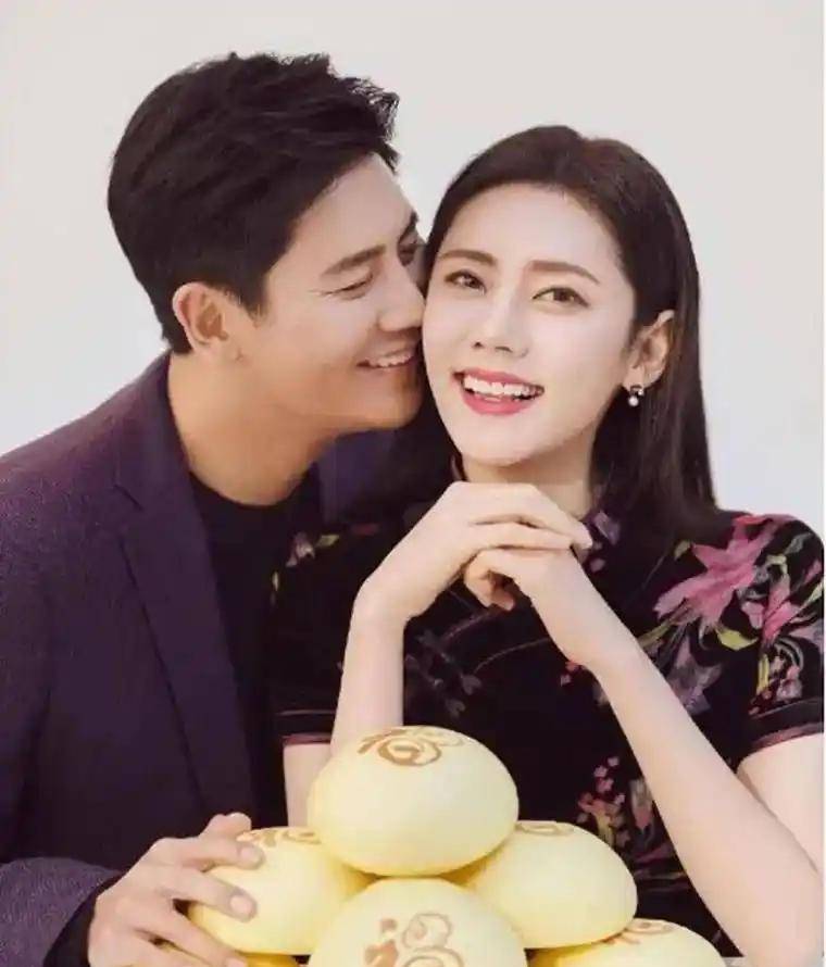 韩国美女演员秋瓷炫,在39岁时为中国籍老公生孩子,他有什么魅力