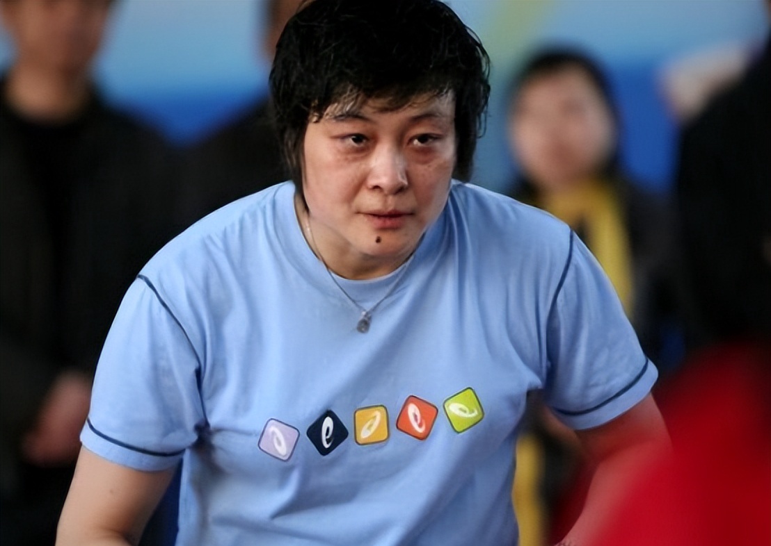 何智丽:入日籍改名小山智丽,击败邓丽萍大喊吆西,如今过得如何
