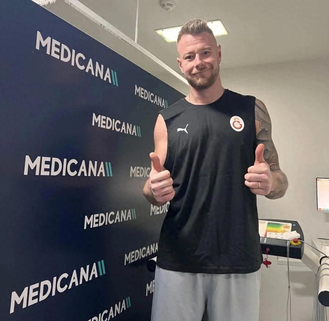 意大利男排传奇!扎伊采夫抵达土耳其,已训练