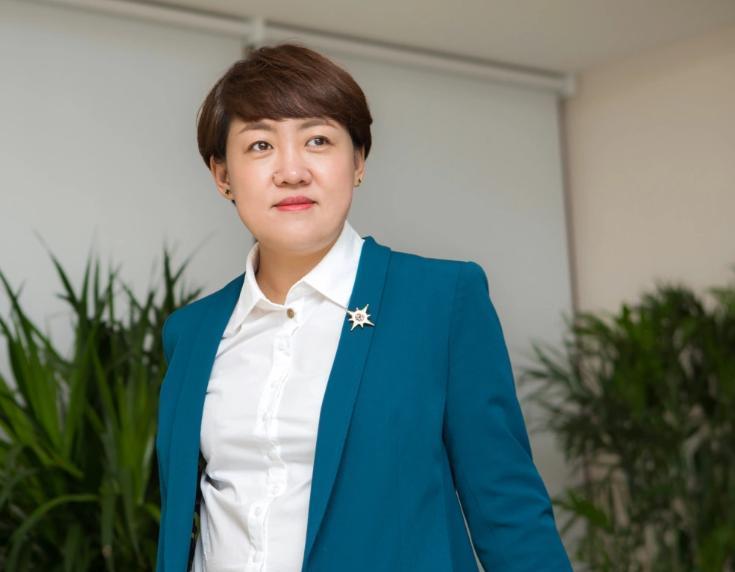 葵花集团关彦斌与女秘书喜得龙凤胎,离婚赔偿前妻9亿巨款!