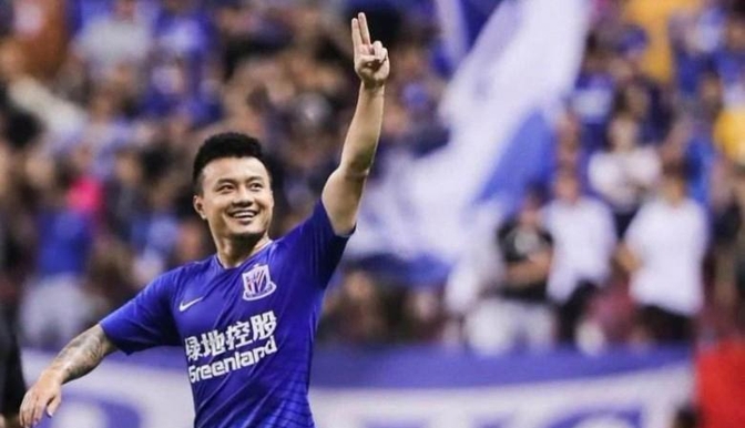 曹赟定退役,14年辉煌与遗憾,申花的未来怎么办?