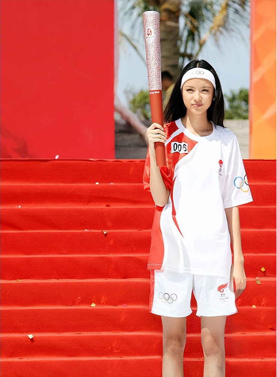 张梓琳:曾拒嫁豪门公子,转身选择普通上班族,今活成了少女模样