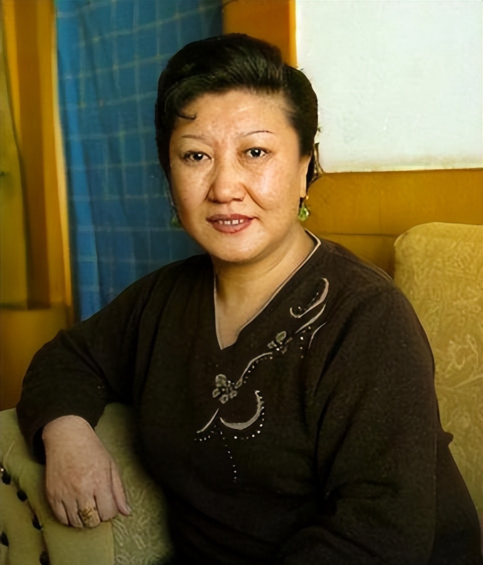 65岁方青卓:曾教赵本山拍戏帮高秀敏完成夙愿,为丁嘉丽女儿撑腰