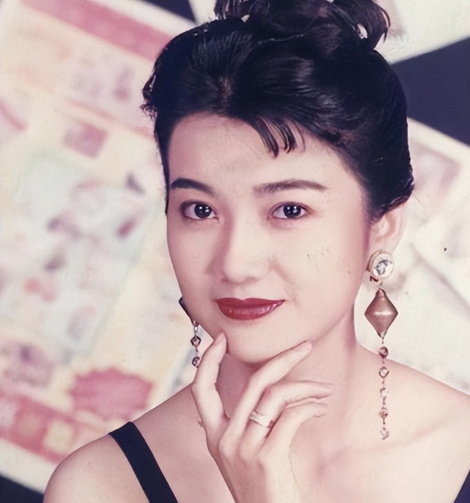 1993年,29岁演员王玉玲与男友坠机而亡,双双殒命大海,令人唏嘘