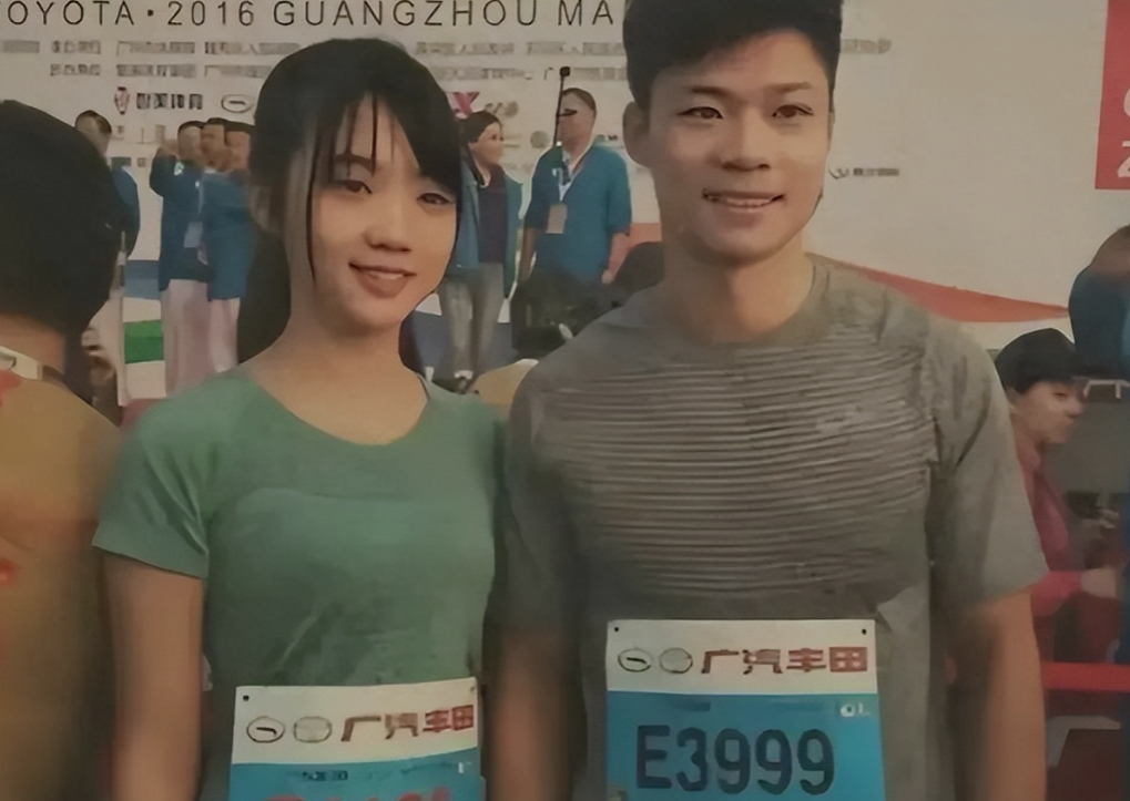 成名不忘身边人,苏炳添和林艳芳从初中就在一起,感情让人羡慕