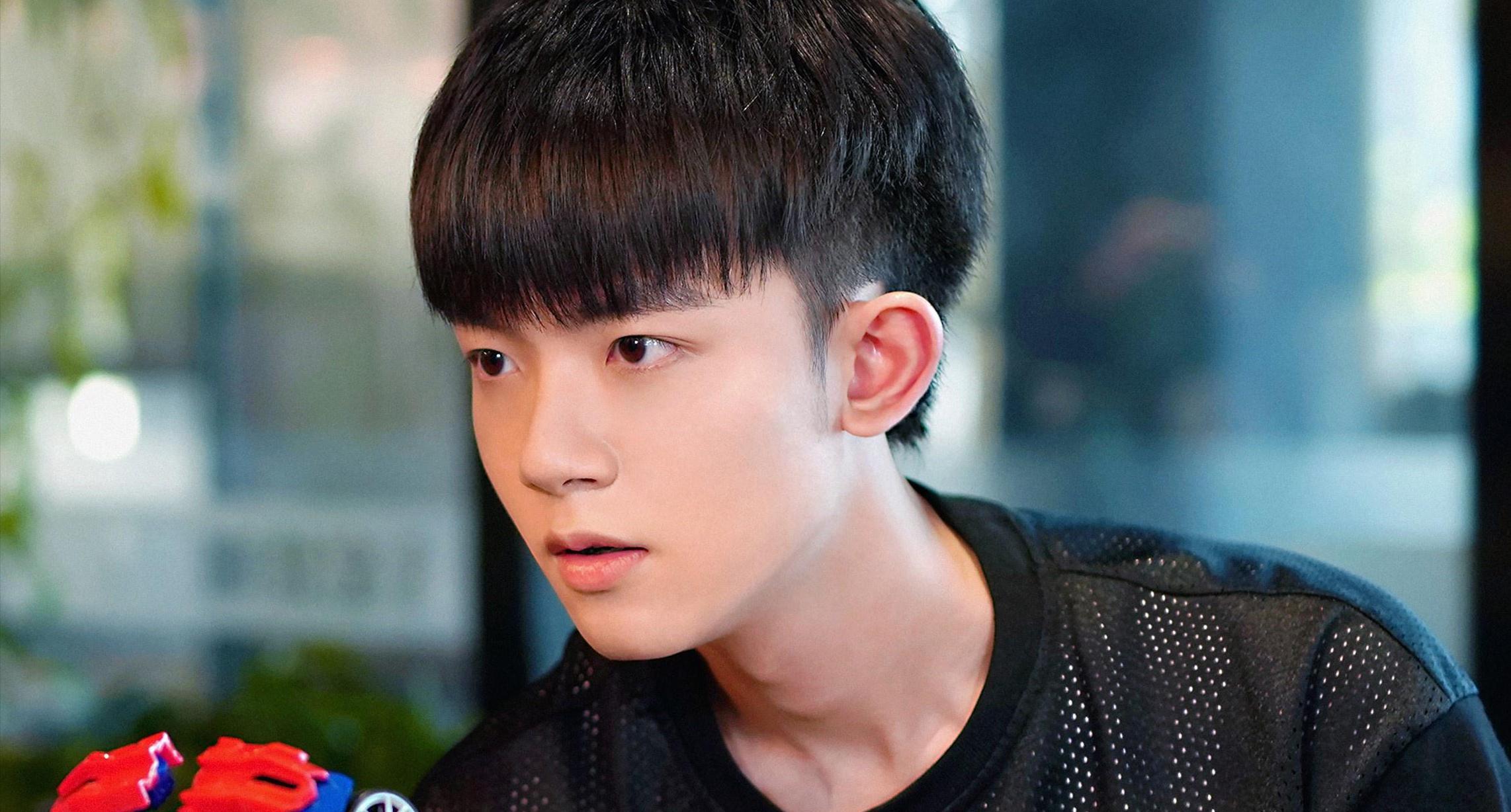 马天宇否认不看剧本兼迟到,将责任推给剧组并反嘲李明德患狂躁症