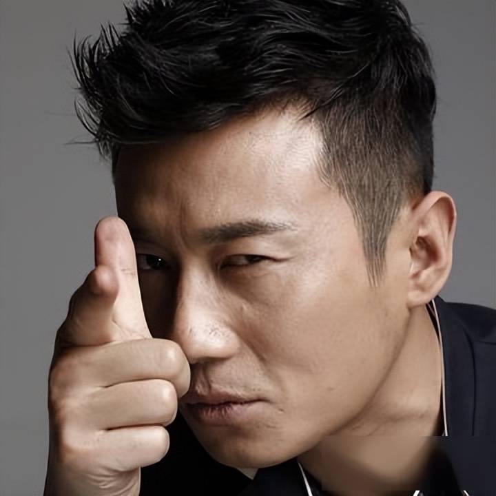 演员徐洪浩:大妻子十岁,戏里父女档,戏外恩爱幸福超亮眼