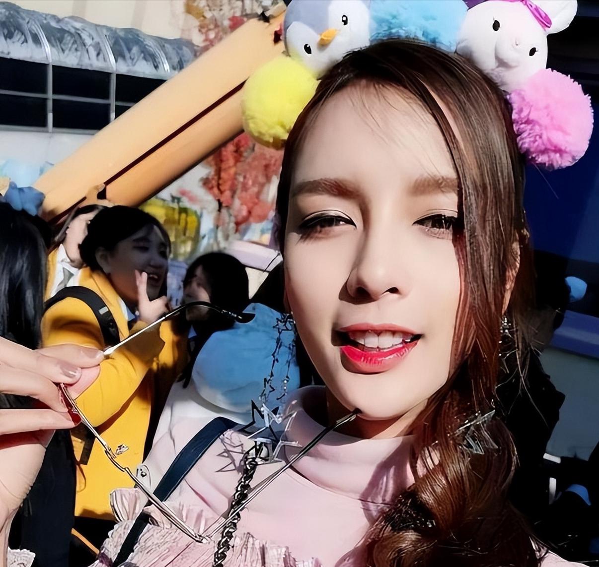 真爱无界!泰国变性艺人妮莎与中国富商的爱情传奇